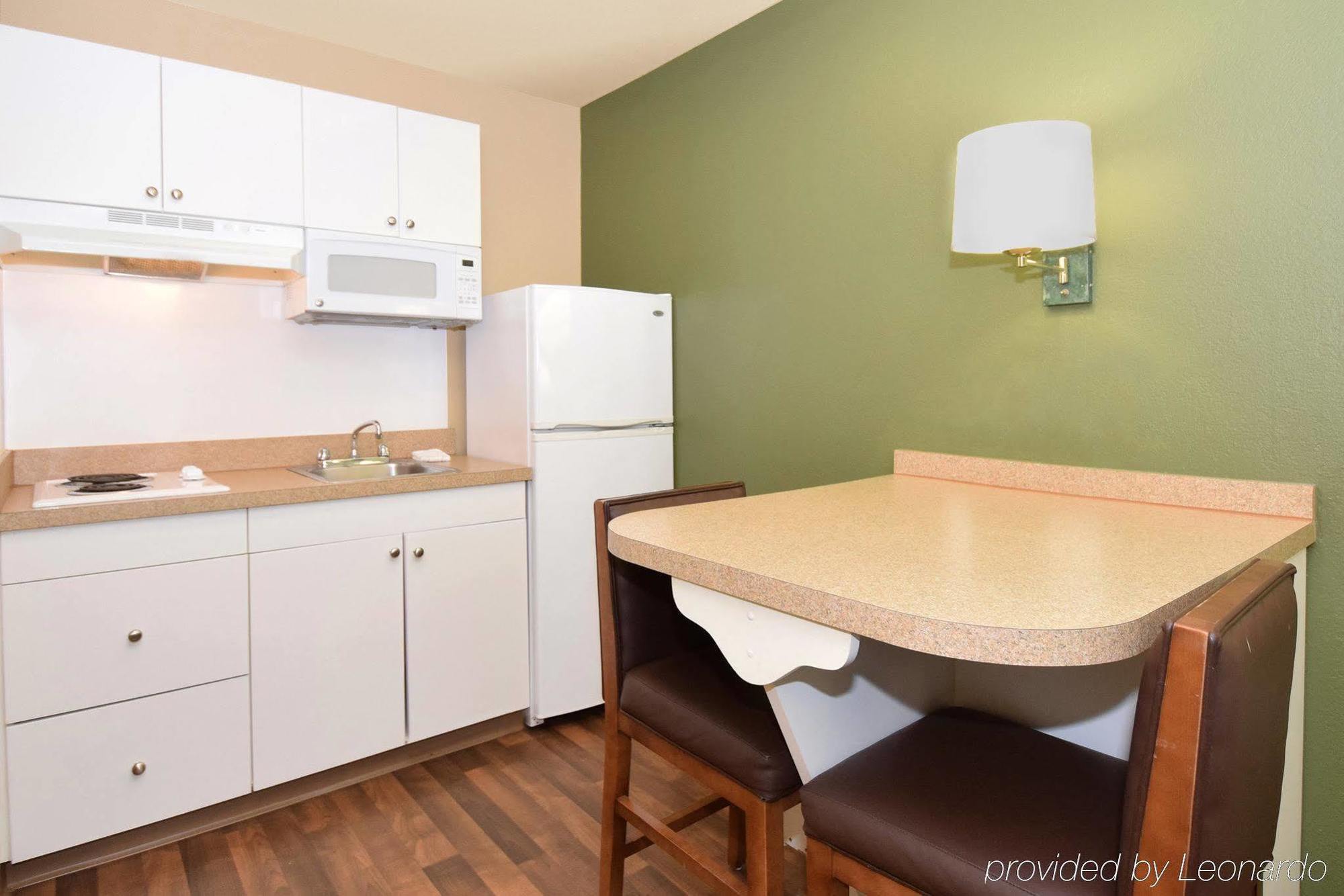 Extended Stay America Select Suites - Raleigh - Research Triangle Park - Hwy 55 Durham Eksteriør billede